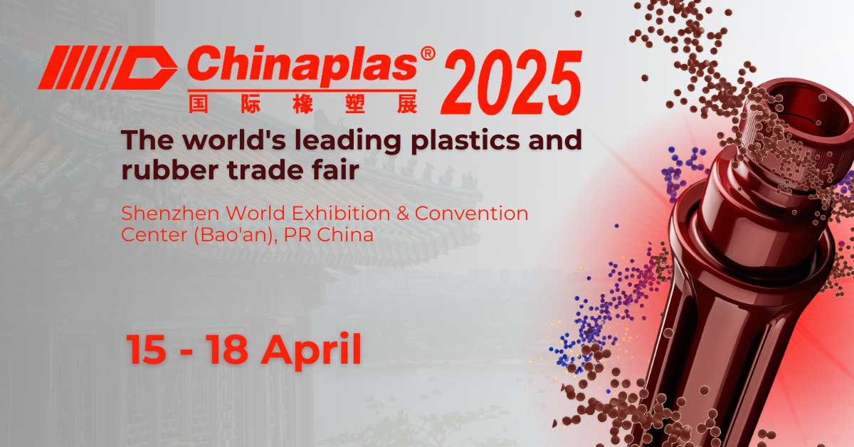 Stand e visitatori del CHINAPLAS 2025 al Shenzhen World Exhibition & Convention Center in Cina, fiera leader per materiali e tecnologie della plastica e del gomma